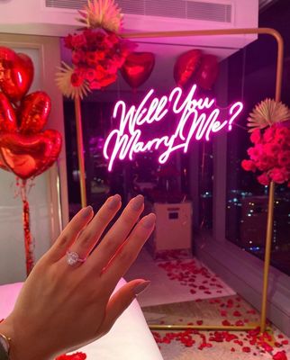 Neon-Schild für Mrs. Mr. Will You Marry Me Ein Symbol für Liebe und Engagement