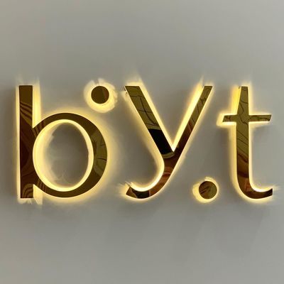 Büro-Wandbuchstaben Logo in 3D-LED für kundenspezifische Werbeanzeigen aus Metall