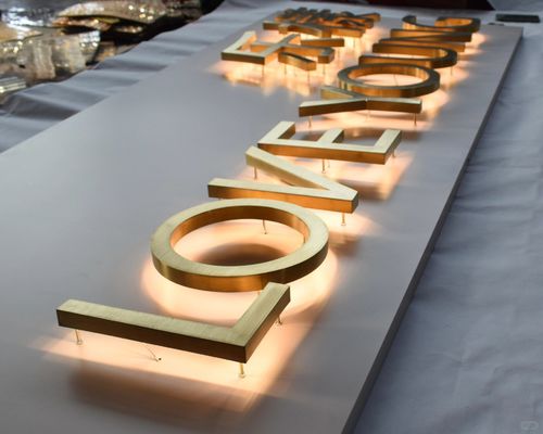 Außen 3D LED-Plakette und Display Board Edelmetall Hintergrundlicht Leuchtbare Buchstaben