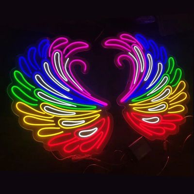 Außenwandmontierte Neon-Schriftzeichen mit 100-240 V Eingangsspannung und Materialien