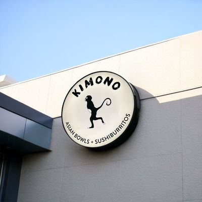 Maßgeschneiderte Größe Außenleuchtkastenschild mit Edelstahlrahmen und LED-Lichtquelle