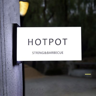 Maßgeschneiderte Größe Außenleuchtkastenschild mit Edelstahlrahmen und LED-Lichtquelle