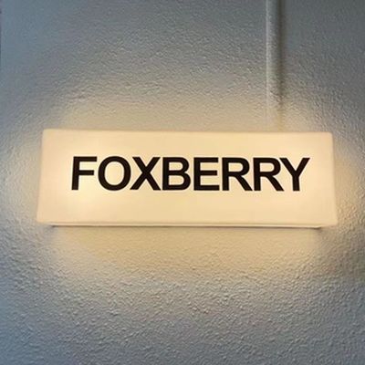 Maßgeschneiderte Größe Außenleuchtkastenschild mit Edelstahlrahmen und LED-Lichtquelle