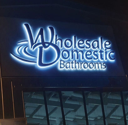 Außen-Anpassung des Geschäftslogos Werbung Acrylbrett 3D-Metall-Hintergrundbeleuchtung
