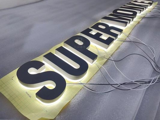 Besonders hergestellte Metallschilder mit gebürstetem Aluminiumbuchstaben und LED-Rückbeleuchtung