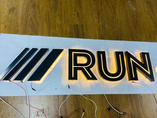 12V LED-Streifen Custom Metall Werbeanzeigen für Büro Wandbriefe Logo