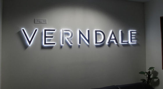 28C Temperatur Edelstahl Brief Logo Zeichen für die Dekoration von gewerblichen Gebäuden