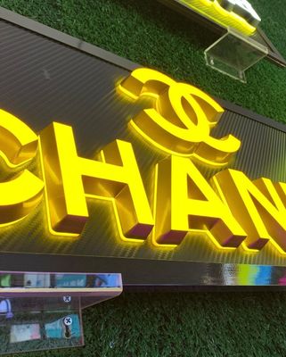 Custom 3D Edelstahl Briefe Zeichen Logo Gold Schild für Schnee Outdoor Store Front 28C