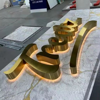 Stecker Stromversorgung Schnee 3d Buchstaben Gold Led Hintergrundbeleuchtung Buchstaben Schild für Shopfront geschlossene Schilder Edelstahl
