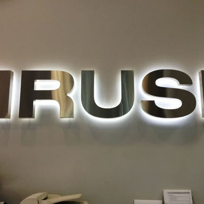 Custom Laser Cutting 3D Metallwand Logo Buchstaben für LED Hintergrundbeleuchtung Edelstahl Schild